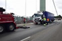 Schwerer LKW VU PKlemm A 4 Rich Olpe auf der Rodenkirchener Bruecke P325